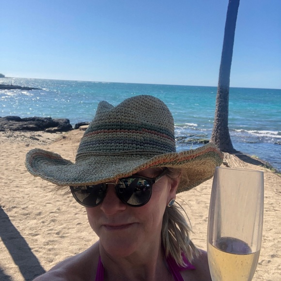 Meet your Posher, Feel Good Buys! - Picture 10 of 14